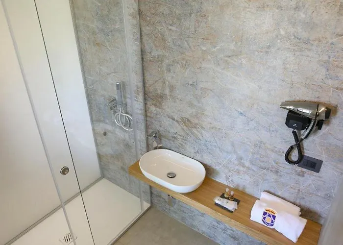 Отель Sunset 4*